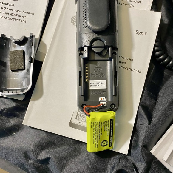 AT&T SynJ SB67138 4-Line Corded/Cordless Phone System + 8x SB67108 Handsets - Picture 6 of 11